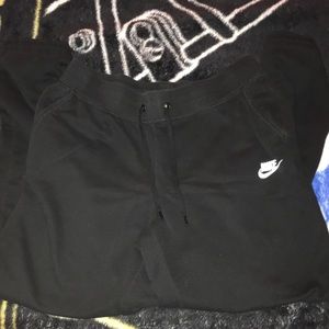 nike sweatpants/joggers